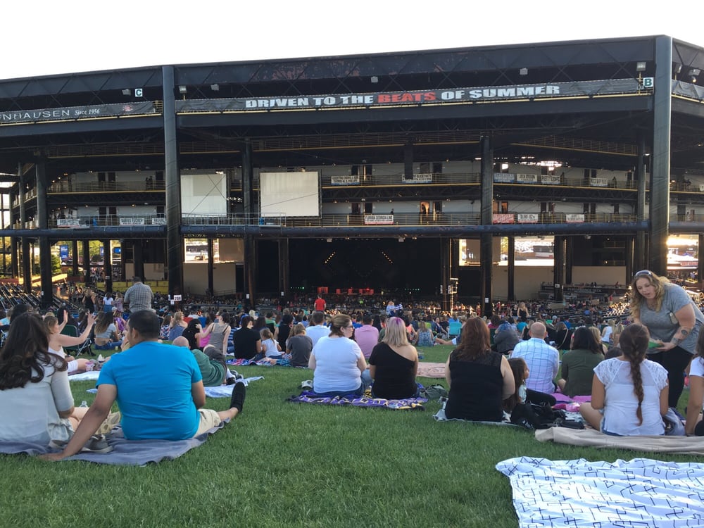hollywood casino amphitheatre maryland heights mo